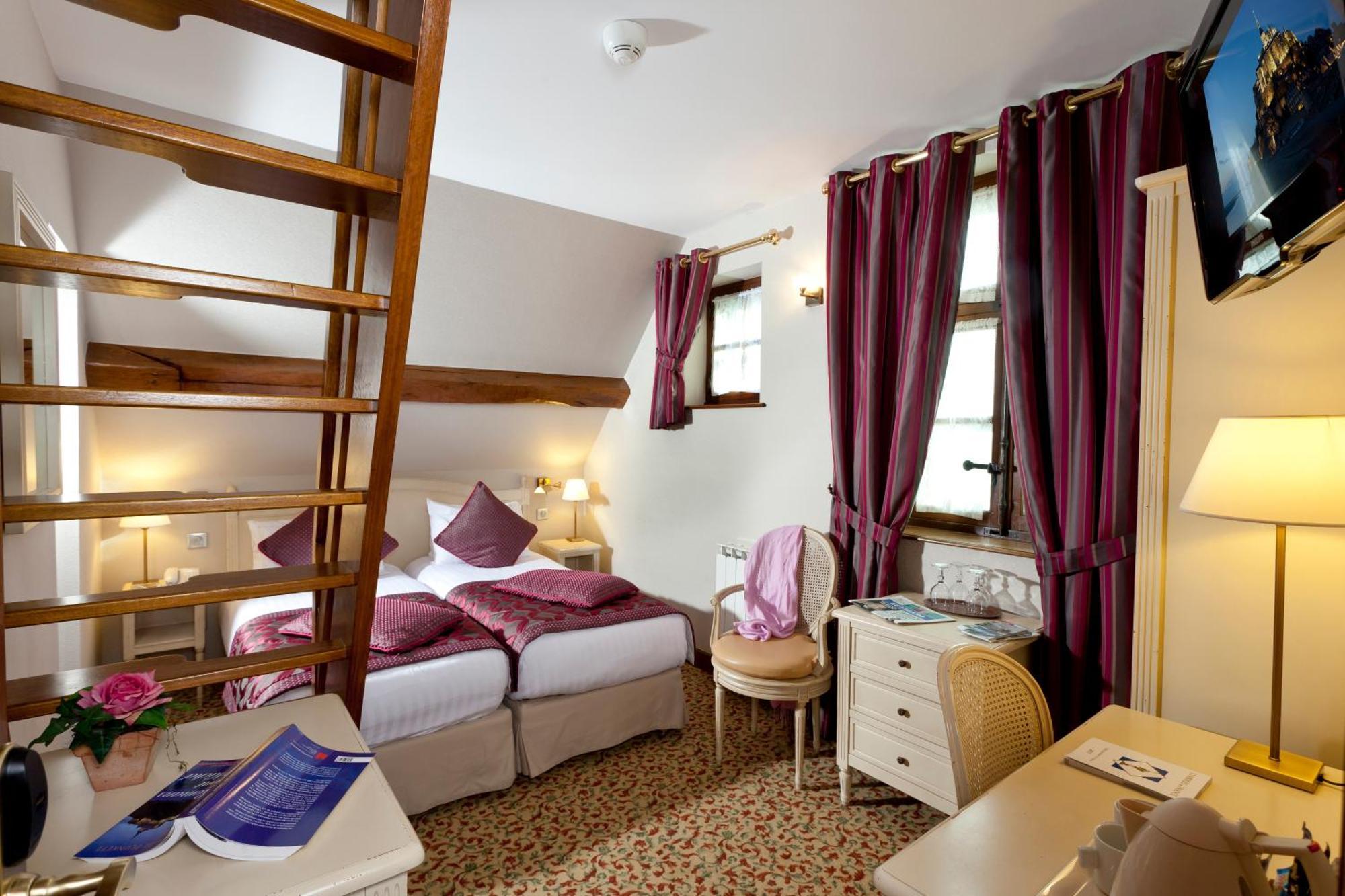 Auberge Saint Pierre Mont-Saint-Michel Bagian luar foto