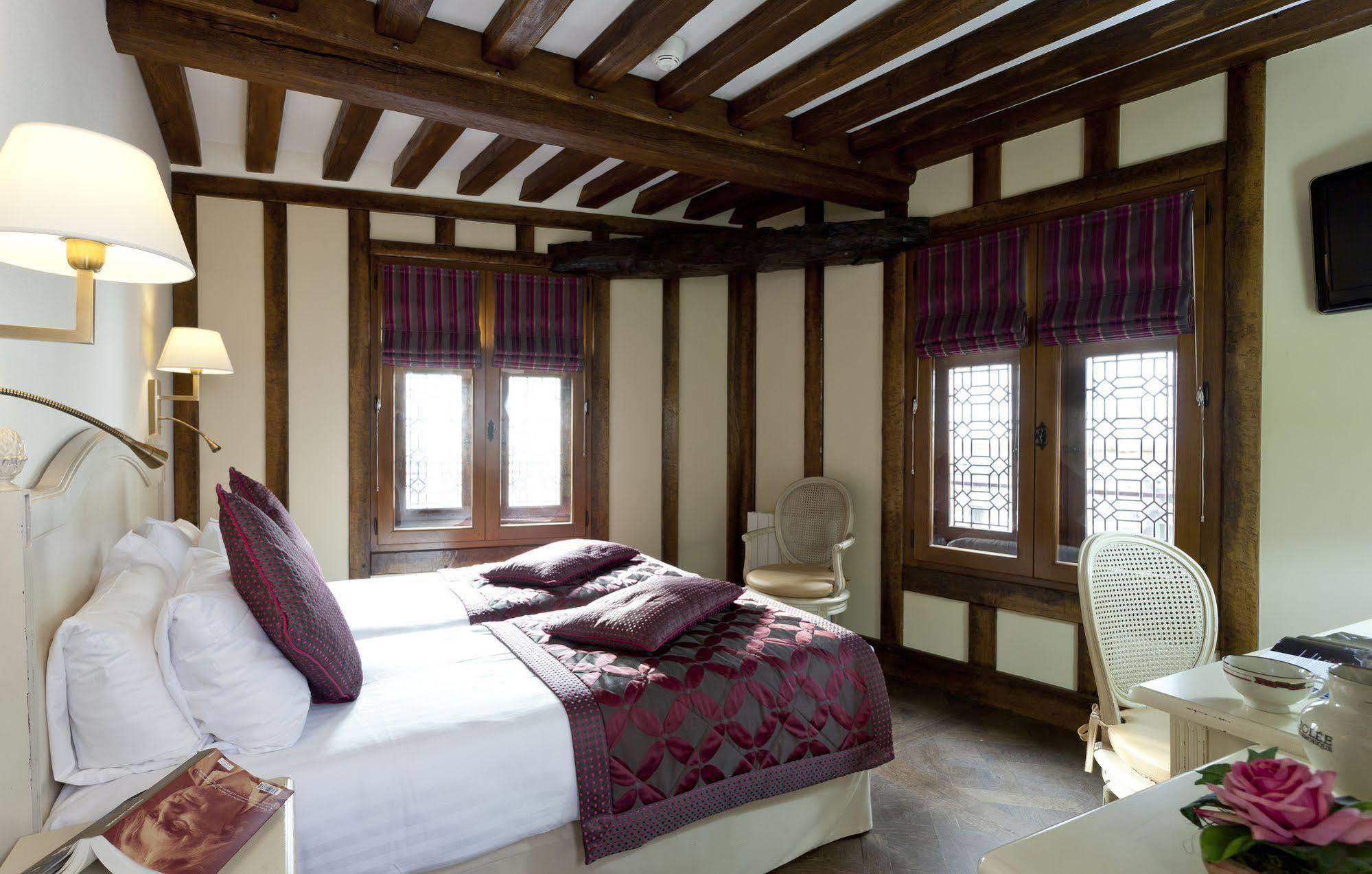 Auberge Saint Pierre Mont-Saint-Michel Bagian luar foto