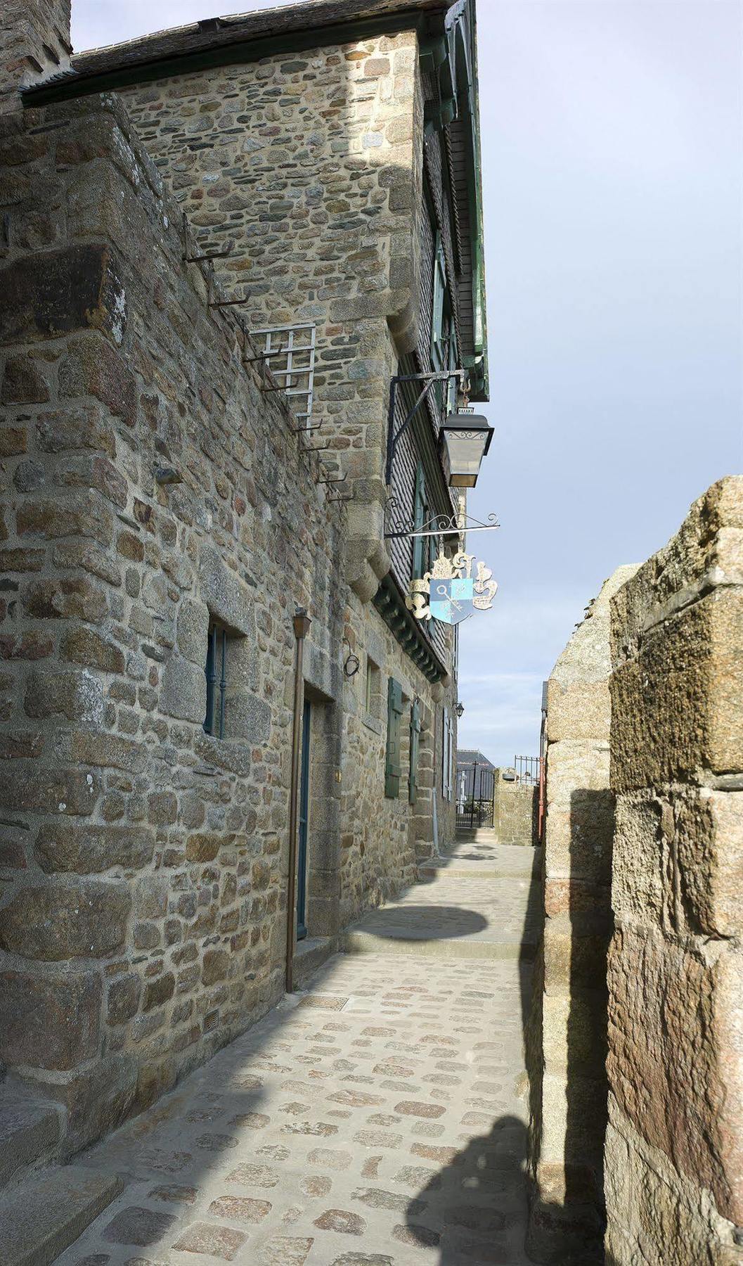 Auberge Saint Pierre Mont-Saint-Michel Bagian luar foto